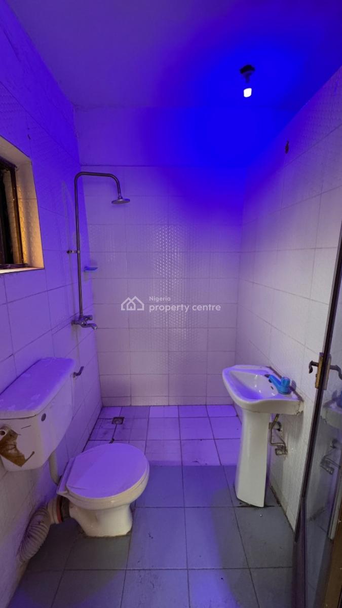 Clean and Very Lovely Spacious 3 Bedroom Apartment, Utako, Abuja, Flat / Apartment for Rent