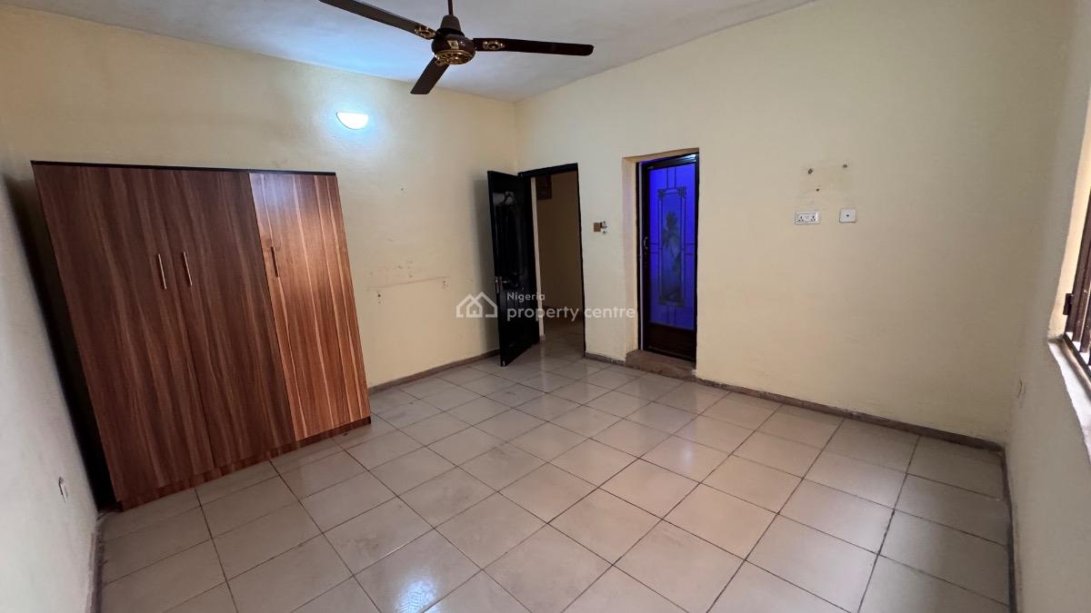 Clean and Very Lovely Spacious 3 Bedroom Apartment, Utako, Abuja, Flat / Apartment for Rent