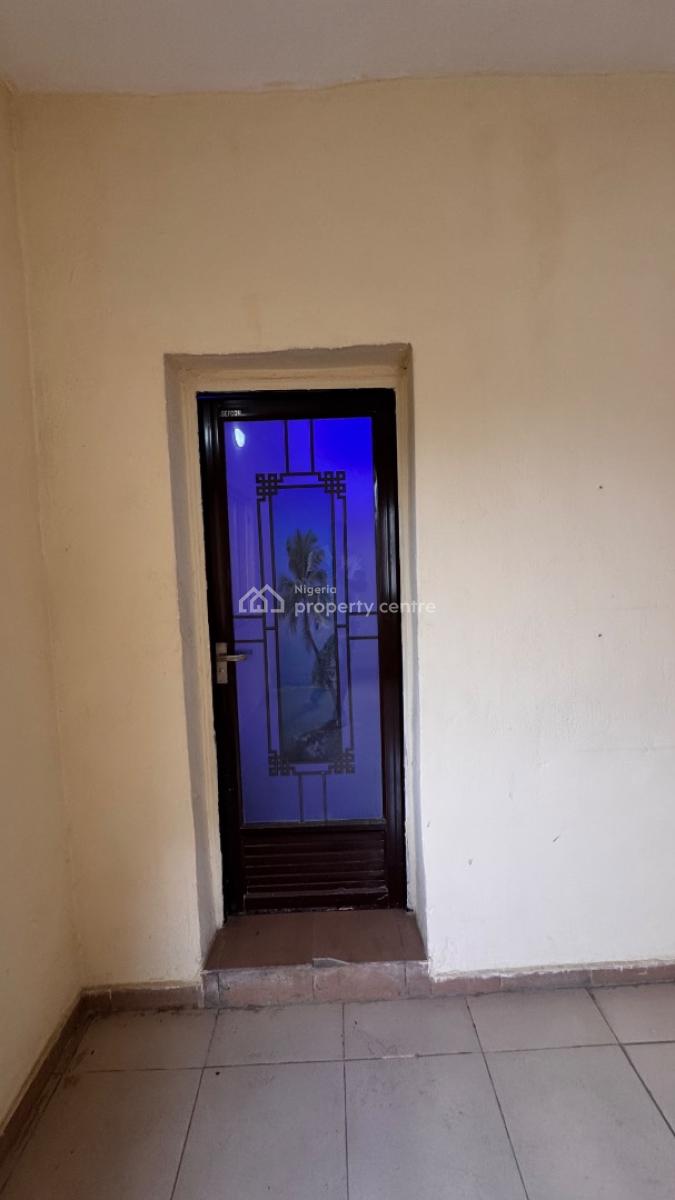 Clean and Very Lovely Spacious 3 Bedroom Apartment, Utako, Abuja, Flat / Apartment for Rent