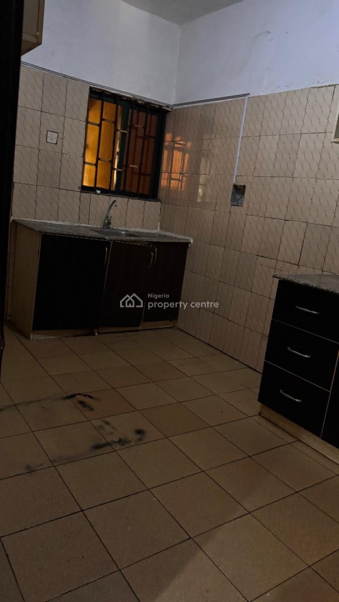Clean and Very Lovely Spacious 3 Bedroom Apartment, Utako, Abuja, Flat / Apartment for Rent