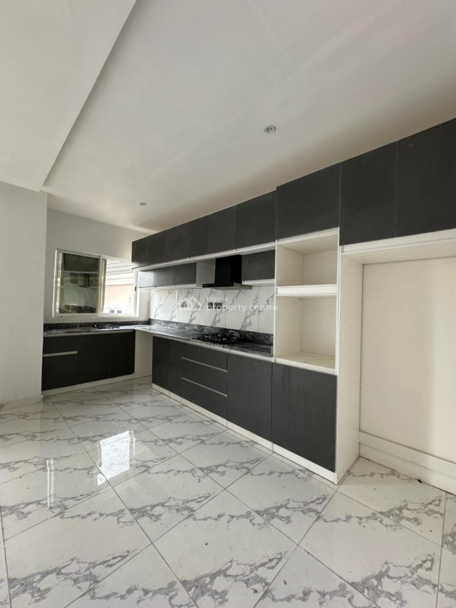Spacious 2 Bedrooms Apartment, Ilasan, Lekki, Lagos, Flat / Apartment for Rent