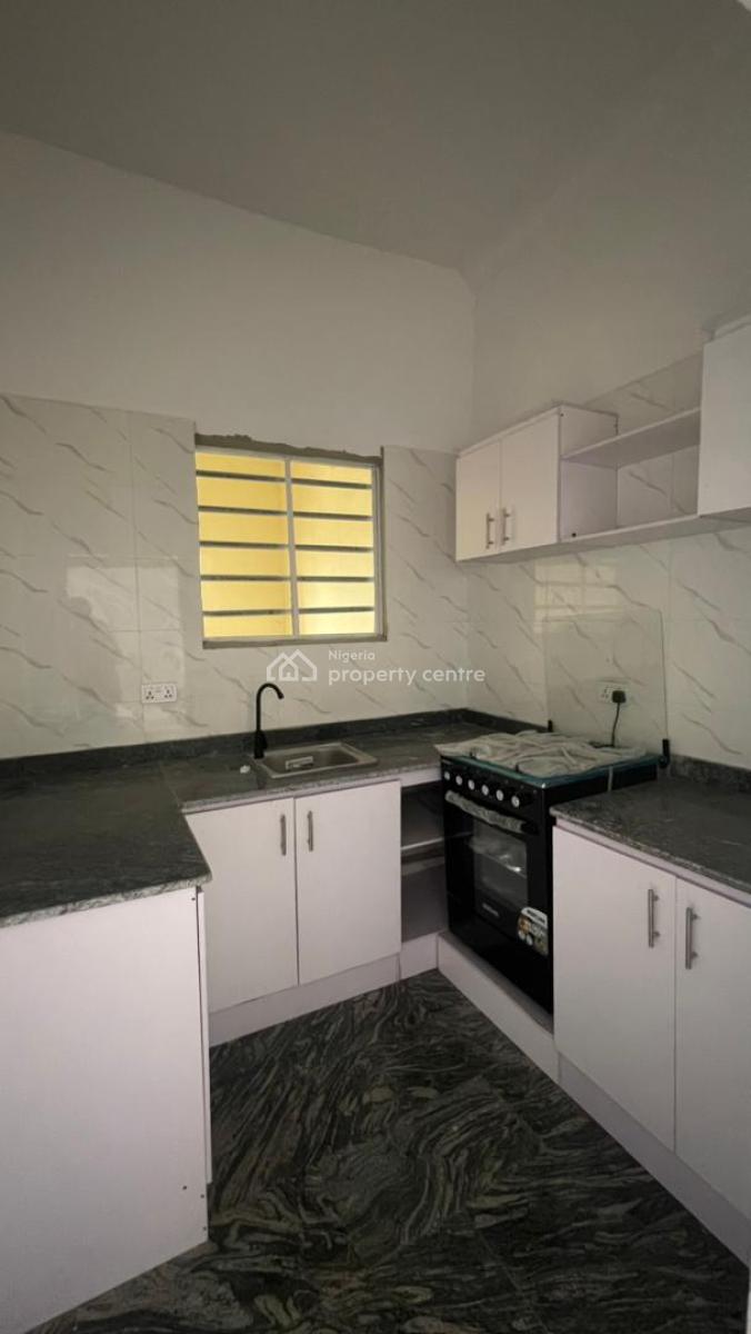 2 Bedroom Flat, Lekki Phase 1, Lekki, Lagos, Flat / Apartment for Rent