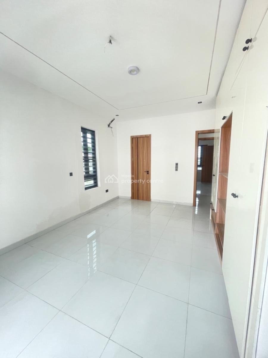 Luxury  2 Bedroom Flat, By Vgc, Lekki, Lagos, Block of Flats for Sale