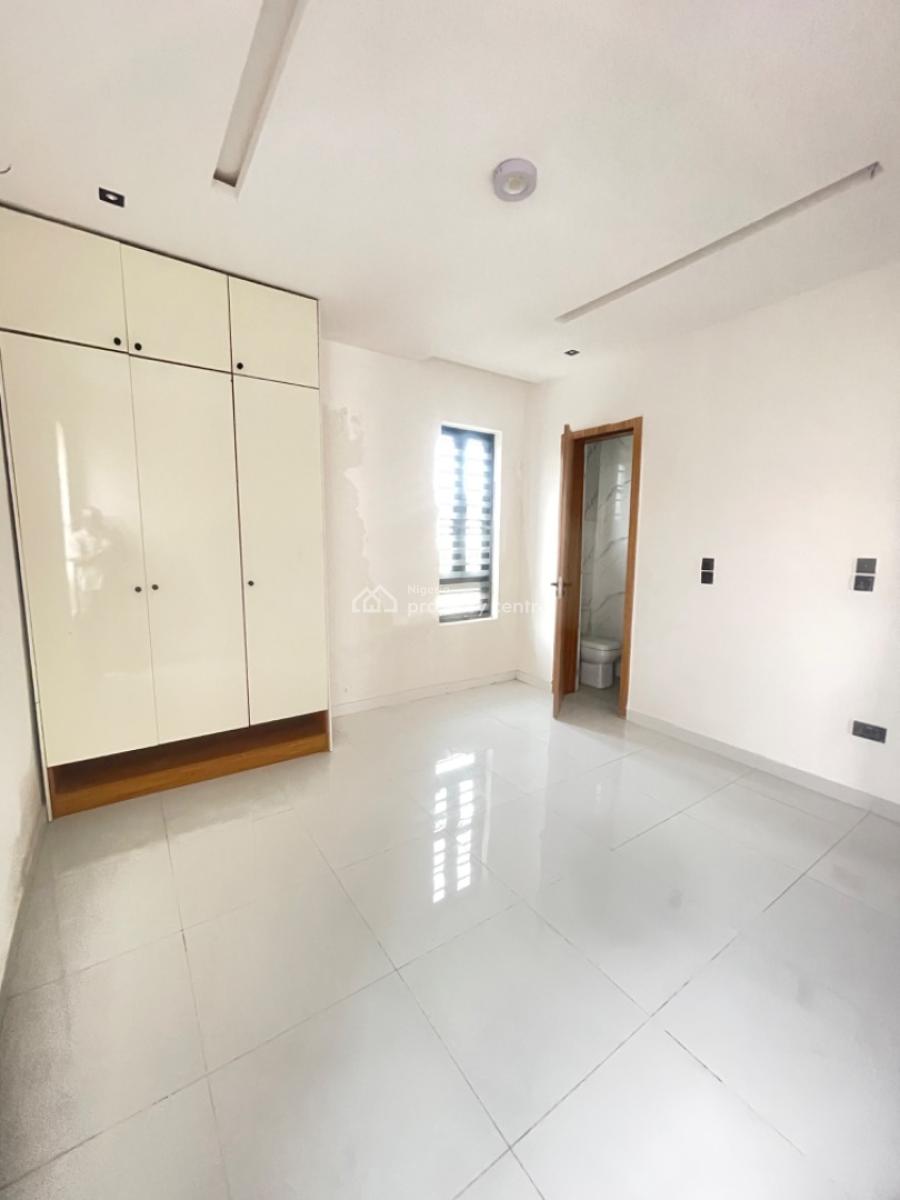 Luxury  2 Bedroom Flat, By Vgc, Lekki, Lagos, Block of Flats for Sale