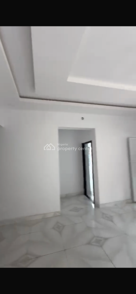 Spacious 2 Bedroom Flat, Surulere, Lagos, Flat / Apartment for Rent