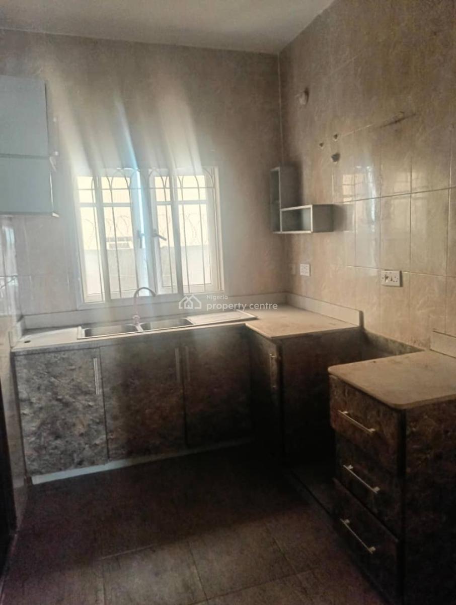 Standard, Spacious 2 Bedroom Apartment, Off Freedom Way ,ikate., Lekki, Lagos, Flat / Apartment for Rent