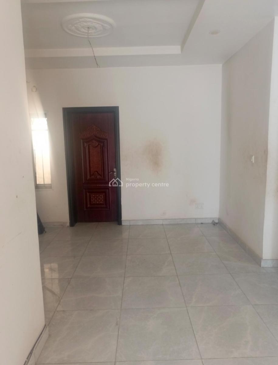 Standard, Spacious 2 Bedroom Apartment, Off Freedom Way ,ikate., Lekki, Lagos, Flat / Apartment for Rent