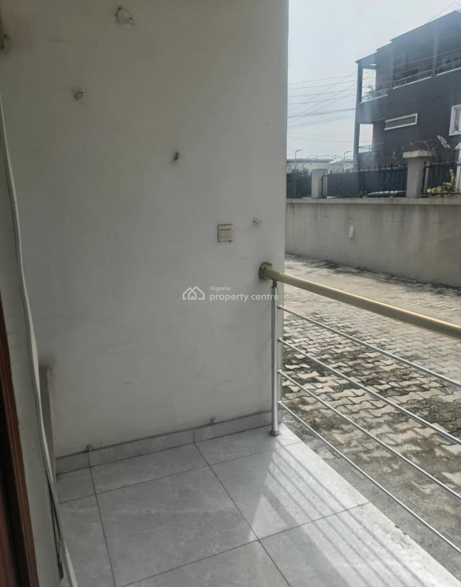 Standard, Spacious 2 Bedroom Apartment, Off Freedom Way ,ikate., Lekki, Lagos, Flat / Apartment for Rent