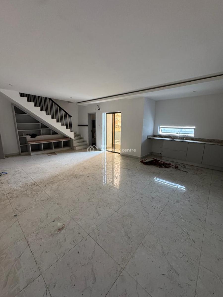 Luxury 2 Bedroom Apartment with Spacious Ensuite Rooms , Swimming Pool, Osapa, Lekki, Lagos, Flat / Apartment for Sale