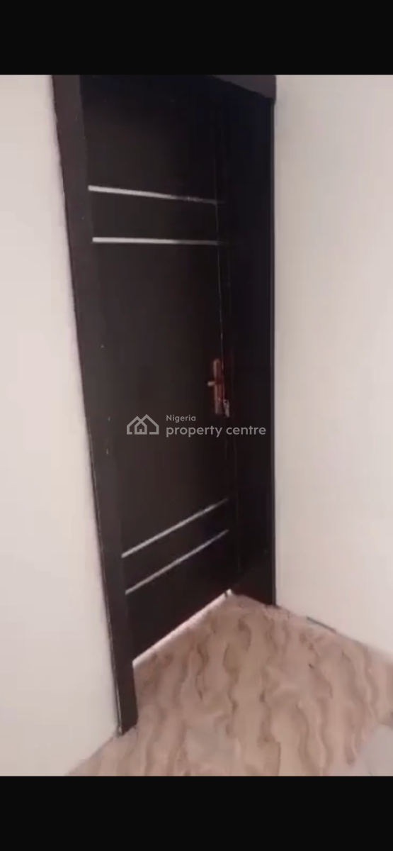 Lovely 3bedroom Apartment, Adekunle Yaba, Ebute Metta East, Yaba, Lagos, Flat / Apartment for Rent