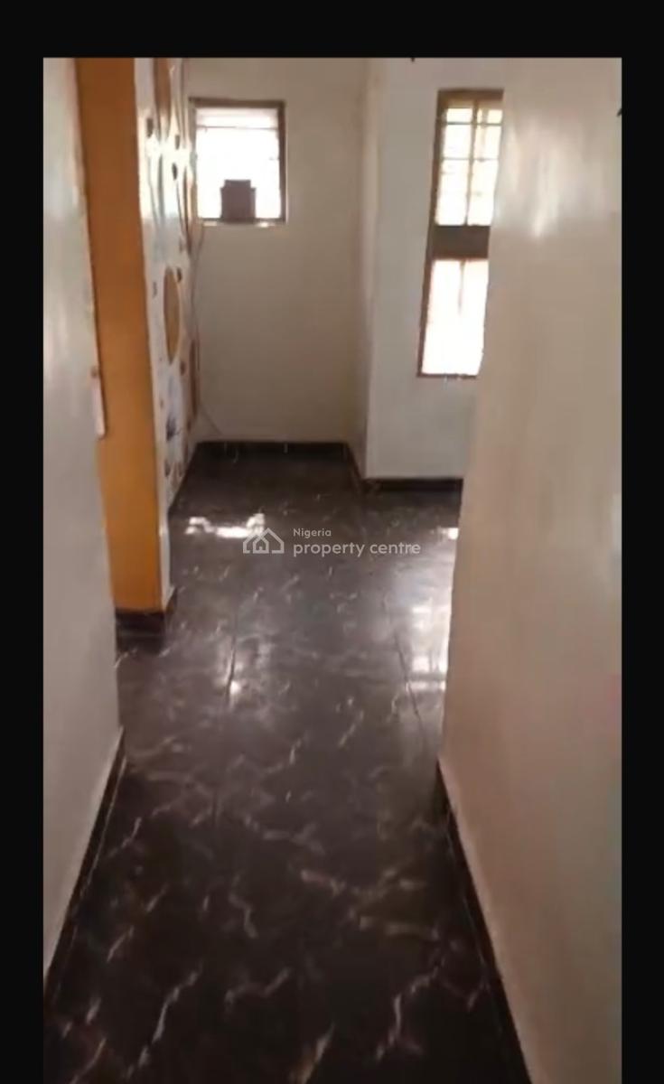 Neat Two Bedroom with Balcony, Adekunle, Yaba, Lagos, Flat / Apartment for Rent