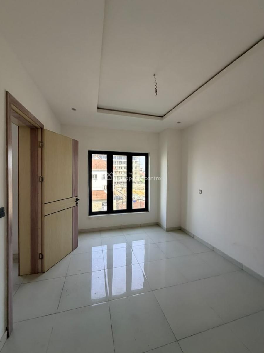Brand New Contemporary 4 Bedroom Maisonette with Bq ,gym and Pool., Lekki Phase1, Lekki, Lagos, House for Rent