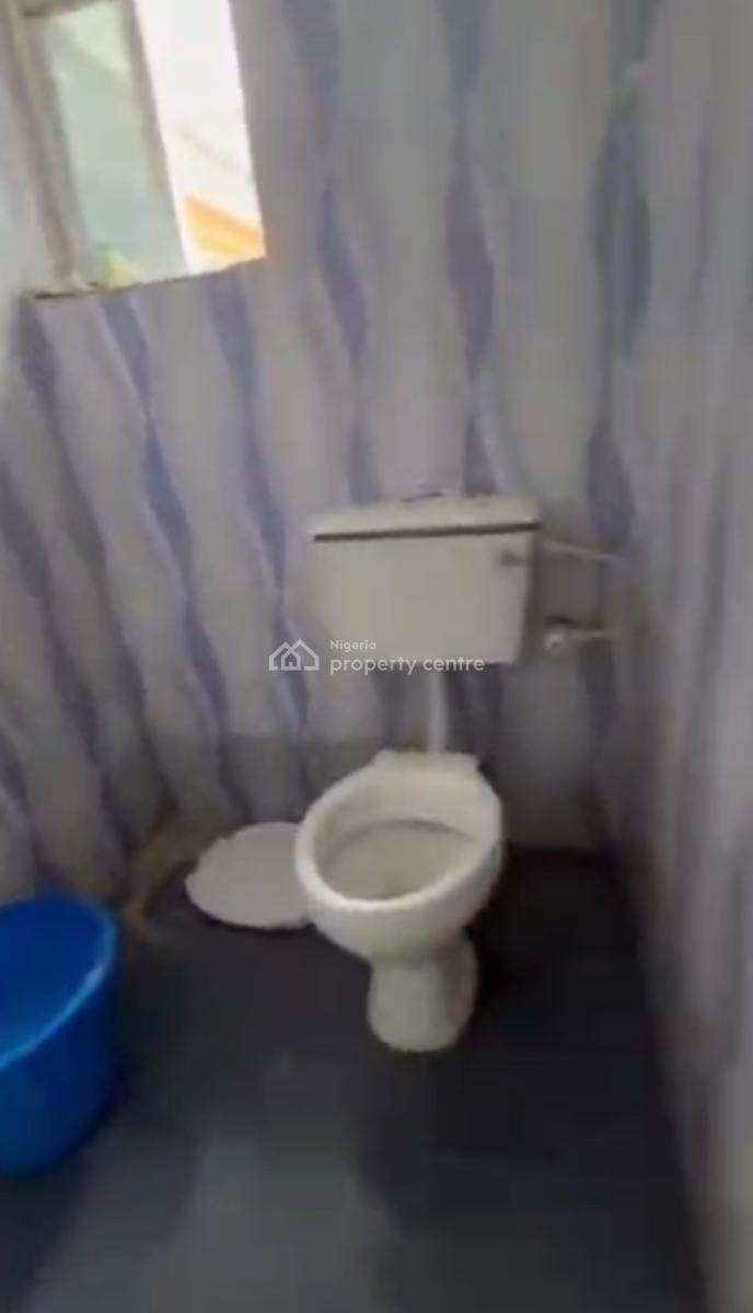 Decent Spacious Standard 2 Bedroom Flat, Akoka, Yaba, Lagos, Flat / Apartment for Rent