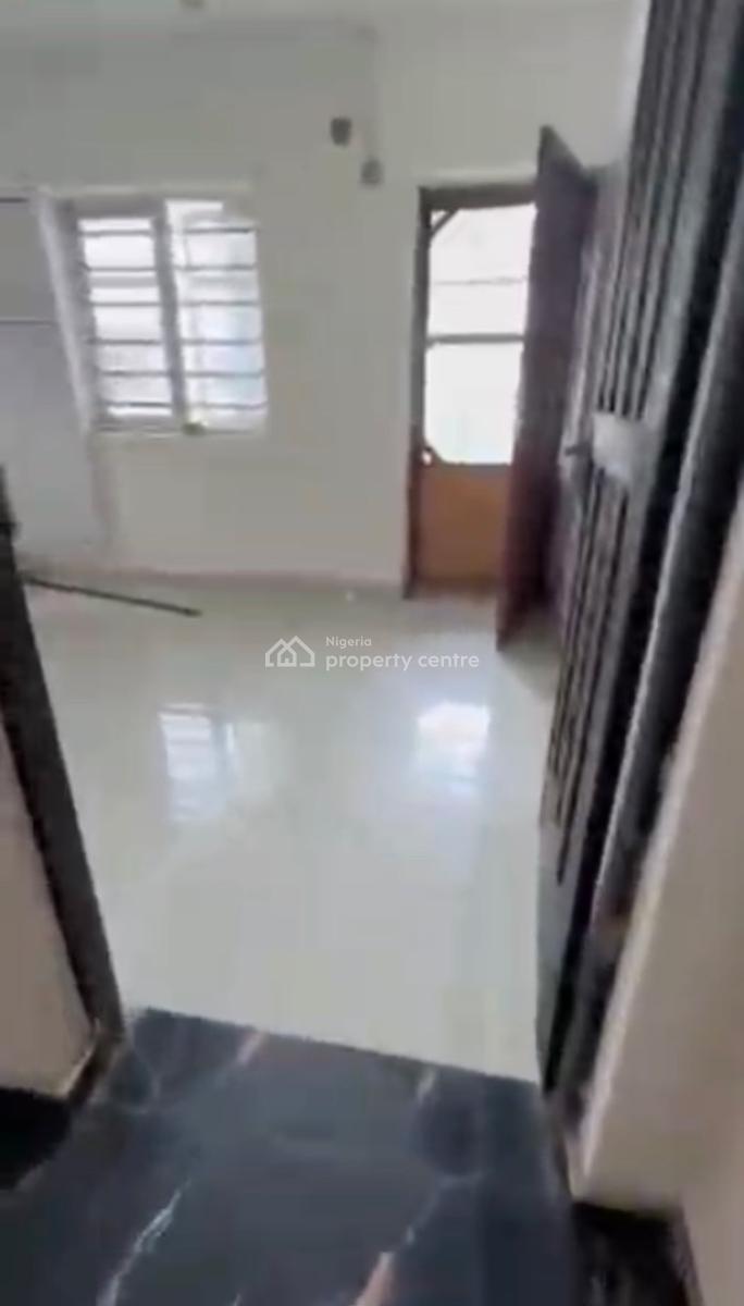 Decent Spacious Standard 2 Bedroom Flat, Akoka, Yaba, Lagos, Flat / Apartment for Rent