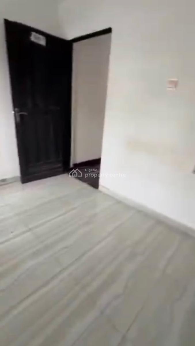 Decent Spacious Standard 2 Bedroom Flat, Akoka, Yaba, Lagos, Flat / Apartment for Rent
