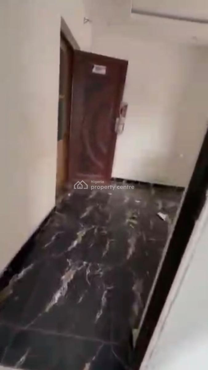 Decent Spacious Standard 2 Bedroom Flat, Akoka, Yaba, Lagos, Flat / Apartment for Rent