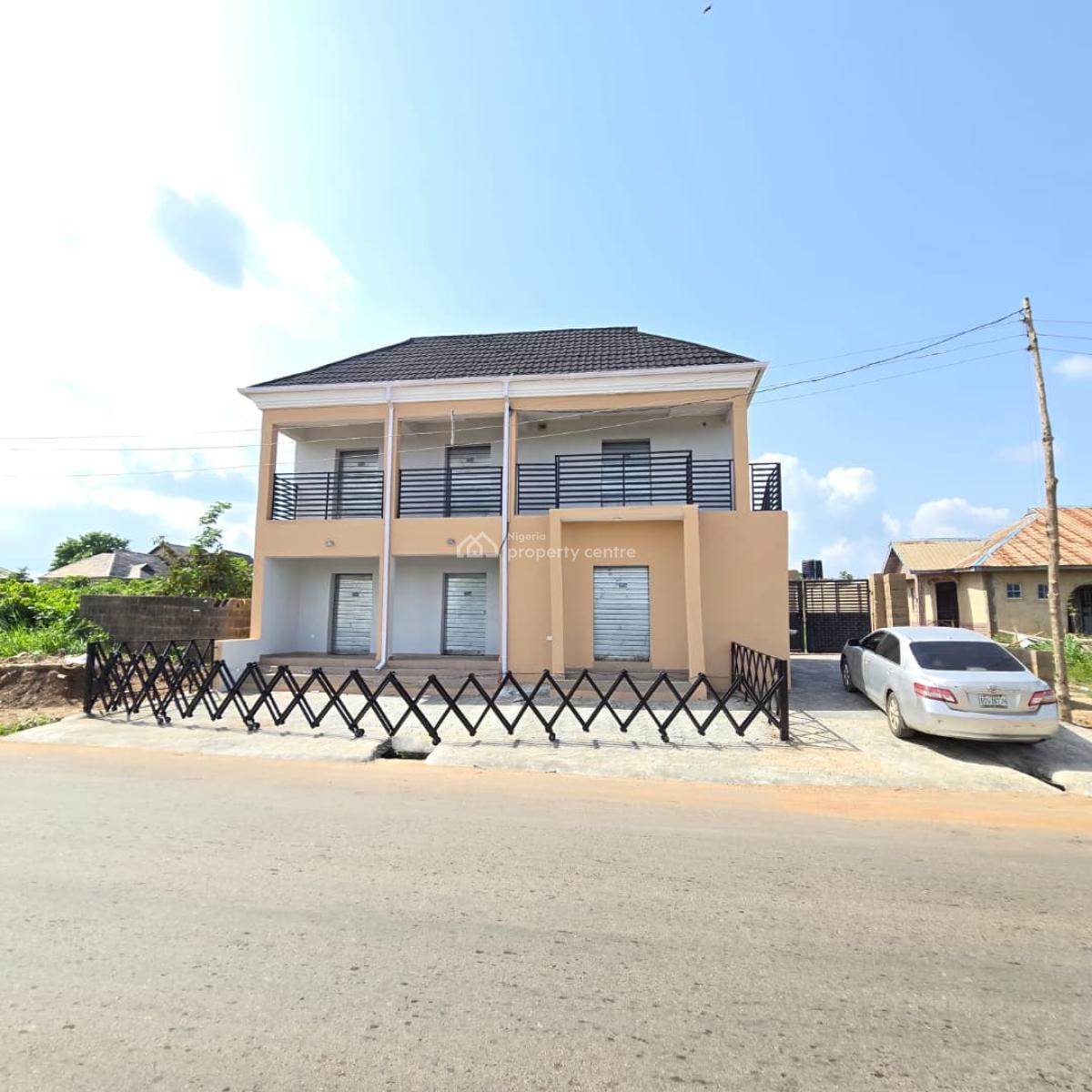 a Shop Space, No 3, Arubiawe Idi Iroko Oke Omi Olodo Ibadan Awodokun Toyin Victoria, Ibadan, Oyo, Shop for Rent