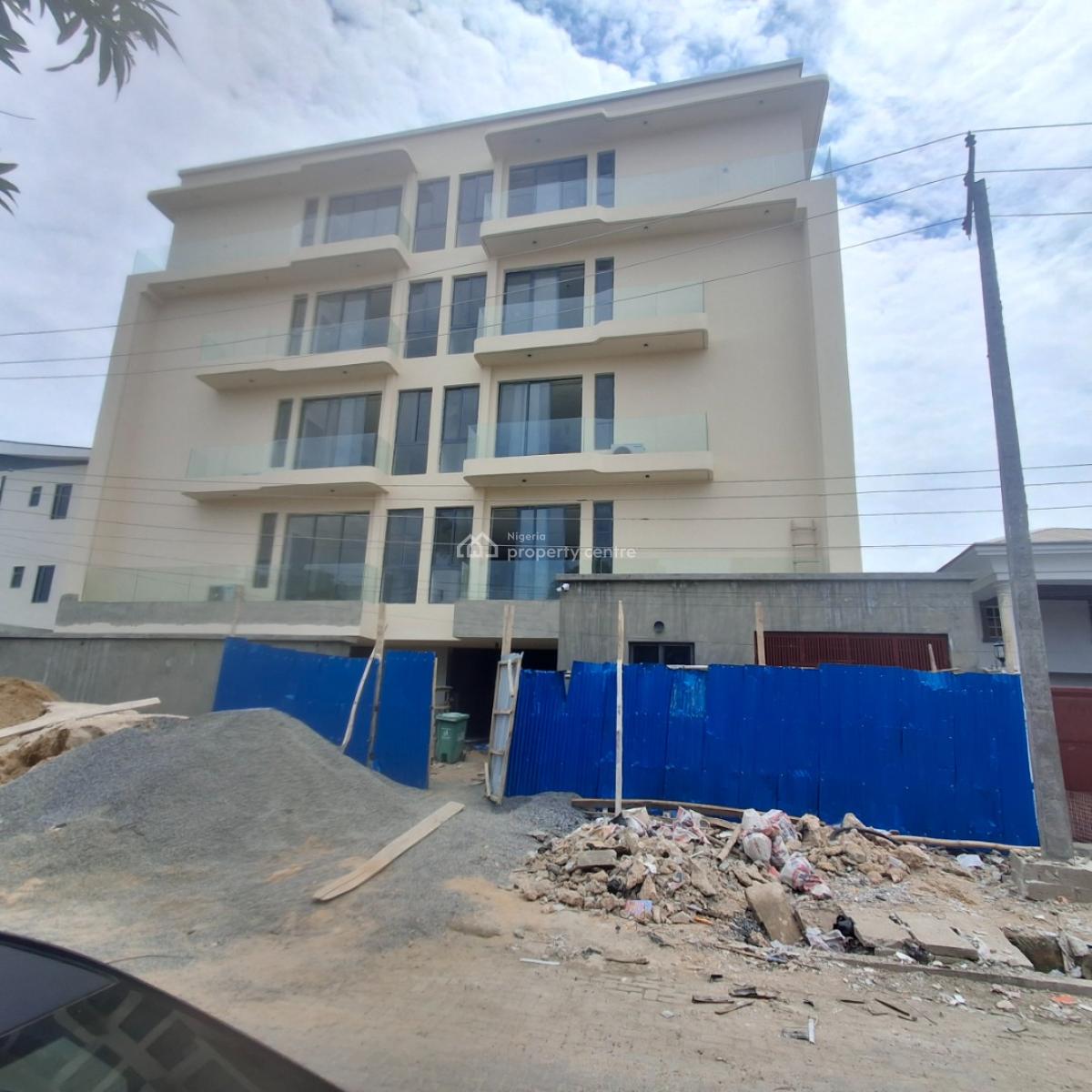 Two Bedroom Apartment, Lekki Phase 1, Lekki, Lagos, Flat / Apartment for Sale