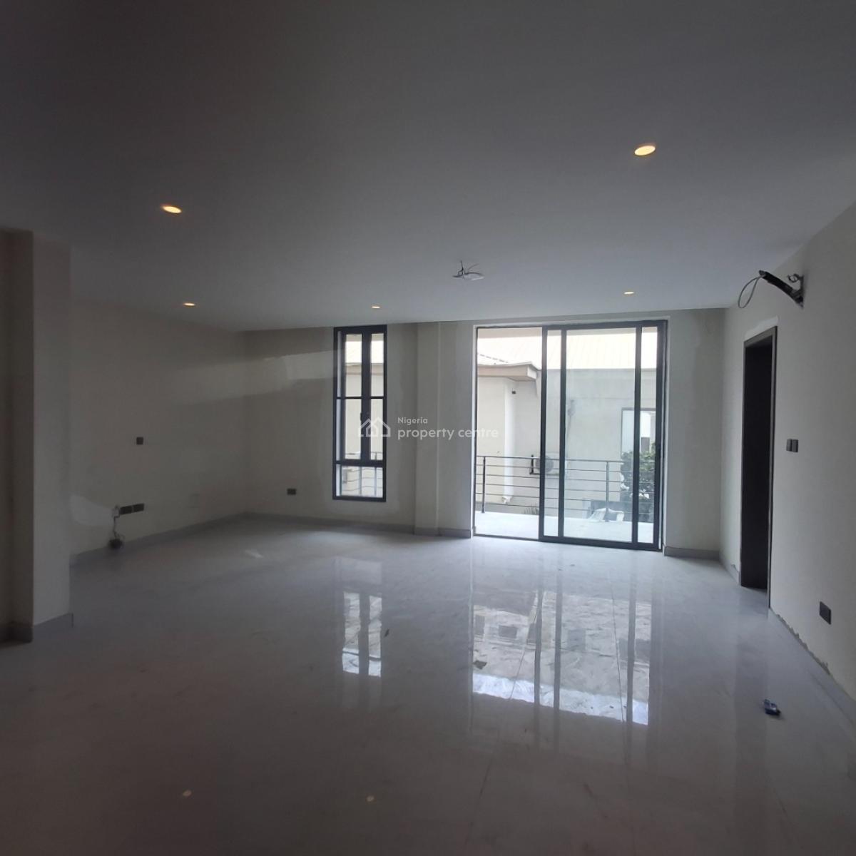 Two Bedroom Apartment, Lekki Phase 1, Lekki, Lagos, Flat / Apartment for Sale