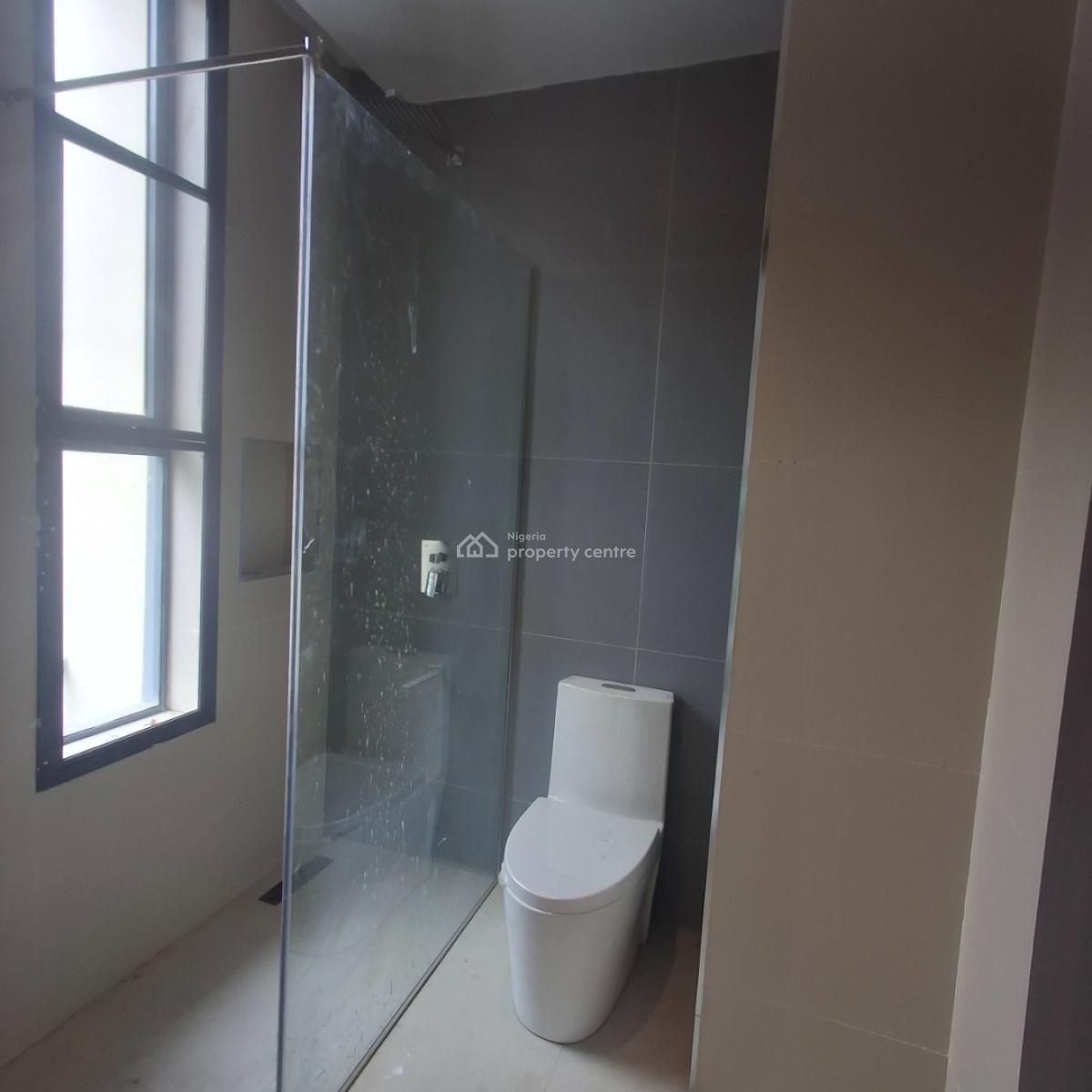 Two Bedroom Apartment, Lekki Phase 1, Lekki, Lagos, Flat / Apartment for Sale