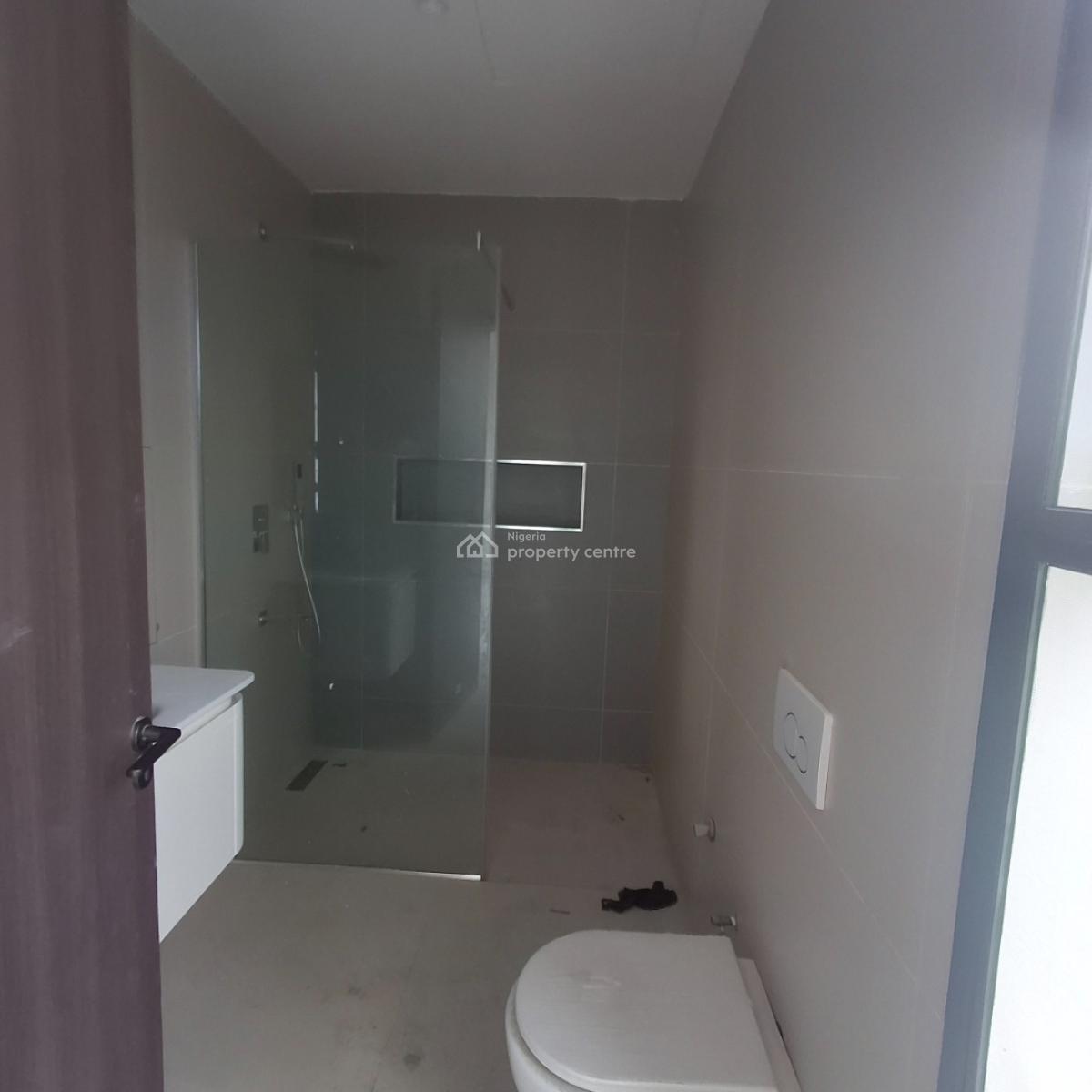 Two Bedroom Apartment, Lekki Phase 1, Lekki, Lagos, Flat / Apartment for Sale