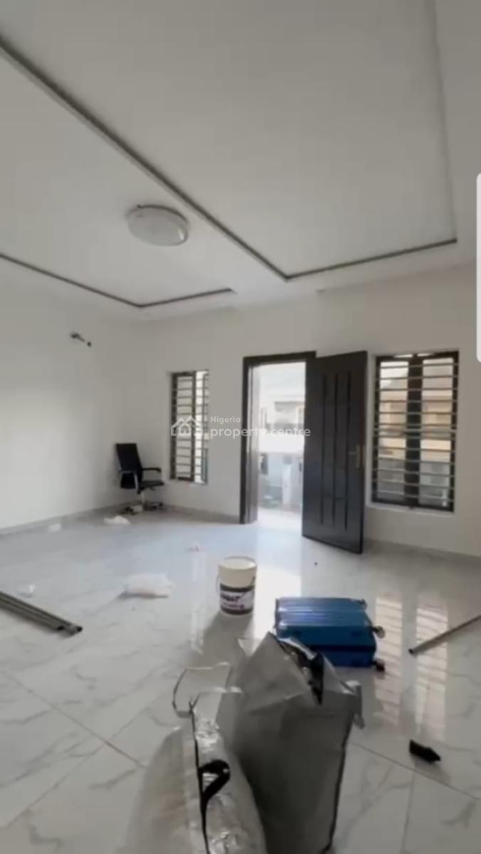 Massive Master Bedroom with Shared Kitchen, Ikota, Lekki, Lagos, Flat / Apartment for Rent