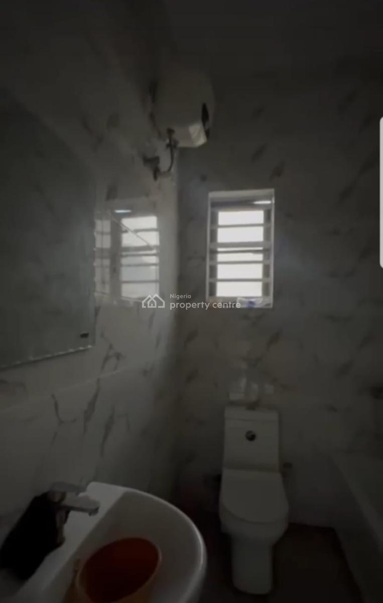 Massive Master Bedroom with Shared Kitchen, Ikota, Lekki, Lagos, Flat / Apartment for Rent