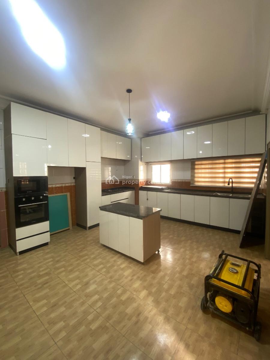 5 Bedroom Duplex with 2 Bq in Guzape Main, Guzape, Guzape District, Abuja, Detached Duplex for Sale