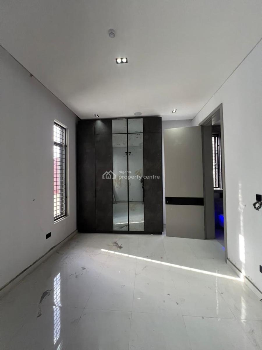 Exclusive 2 Bedroom Apartment with Concierge, Swimming Pool, Gym  Etc, Lekki Phase 1, Lekki, Lagos, Block of Flats for Sale