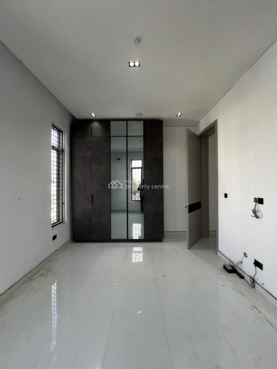 Exclusive 2 Bedroom Apartment with Concierge, Swimming Pool, Gym  Etc, Lekki Phase 1, Lekki, Lagos, Block of Flats for Sale
