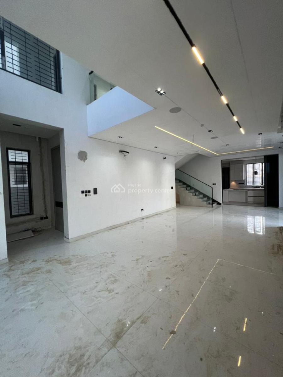 Exclusive 2 Bedroom Apartment with Concierge, Swimming Pool, Gym  Etc, Lekki Phase 1, Lekki, Lagos, Block of Flats for Sale