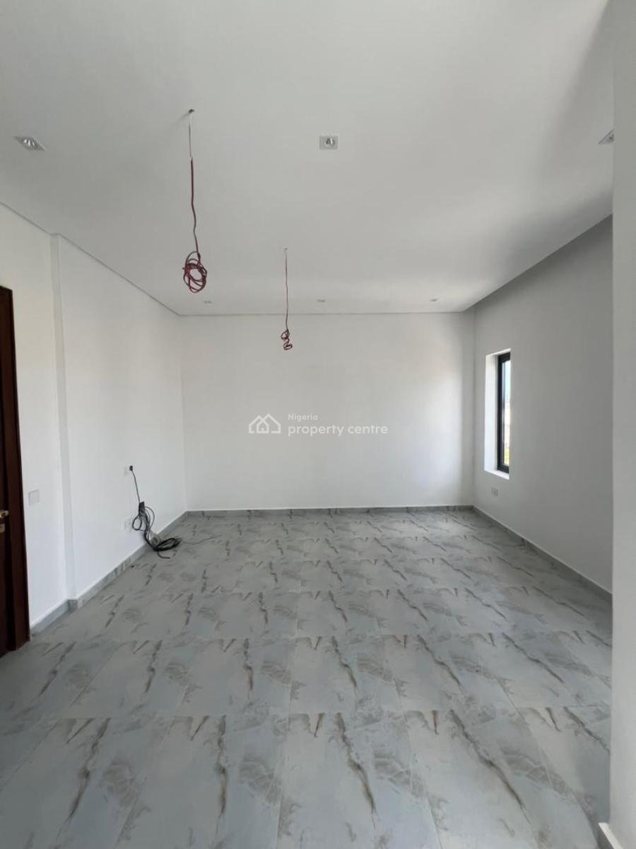 Exclusive 2 Bedroom Apartment with Concierge, Swimming Pool, Gym  Etc, Lekki Phase 1, Lekki, Lagos, Block of Flats for Sale