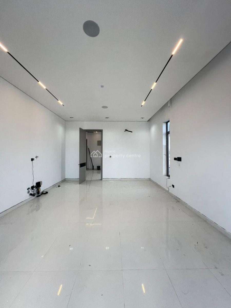Exclusive 2 Bedroom Apartment with Concierge, Swimming Pool, Gym  Etc, Lekki Phase 1, Lekki, Lagos, Block of Flats for Sale