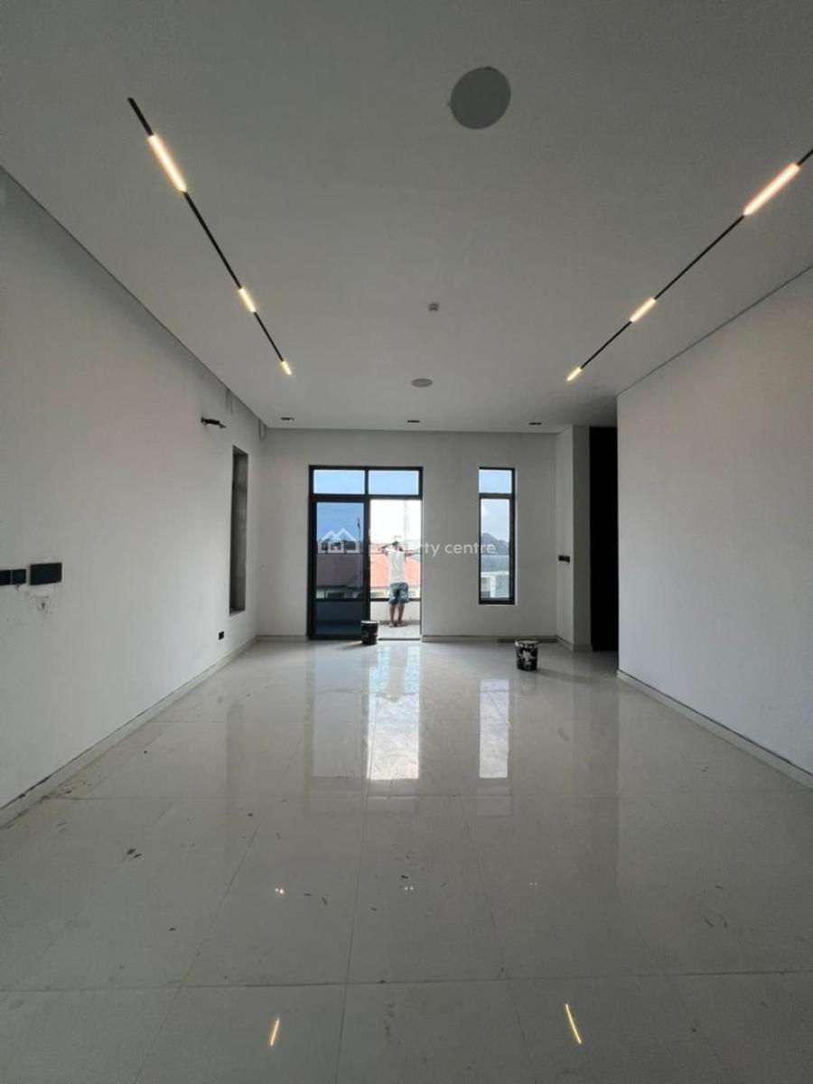 Exclusive 2 Bedroom Apartment with Concierge, Swimming Pool, Gym  Etc, Lekki Phase 1, Lekki, Lagos, Block of Flats for Sale