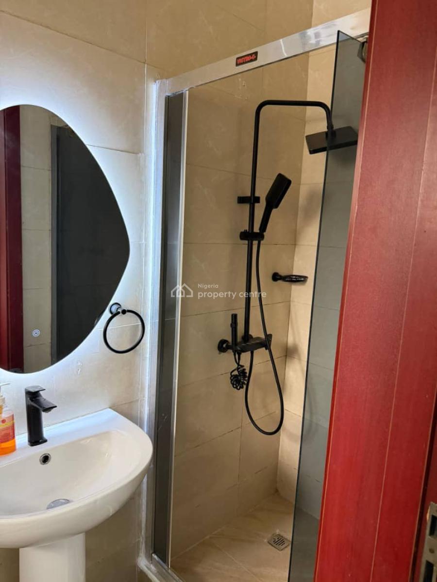Fully Furnished & Serviced Luxury 3 Bedrooms Flat in a Service Estate, Cromwell Court Estate Chevron Drive, Lekki, Lagos, Flat / Apartment for Rent