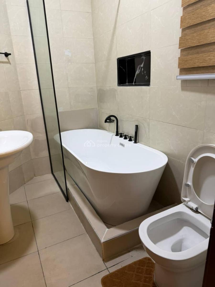 Fully Furnished & Serviced Luxury 3 Bedrooms Flat in a Service Estate, Cromwell Court Estate Chevron Drive, Lekki, Lagos, Flat / Apartment for Rent