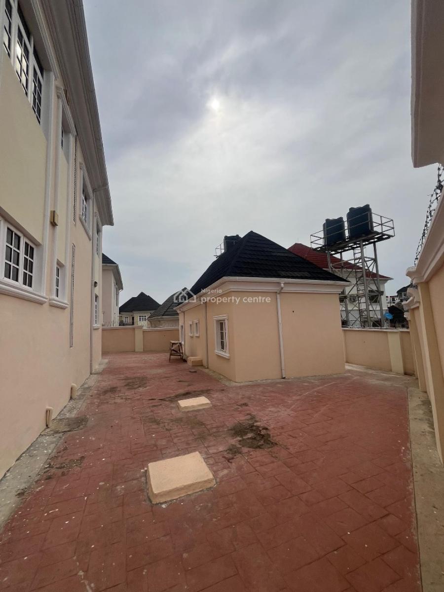 5 Bedrooms Duplex with 2 Bq, Guzape District, Abuja, Detached Duplex for Sale