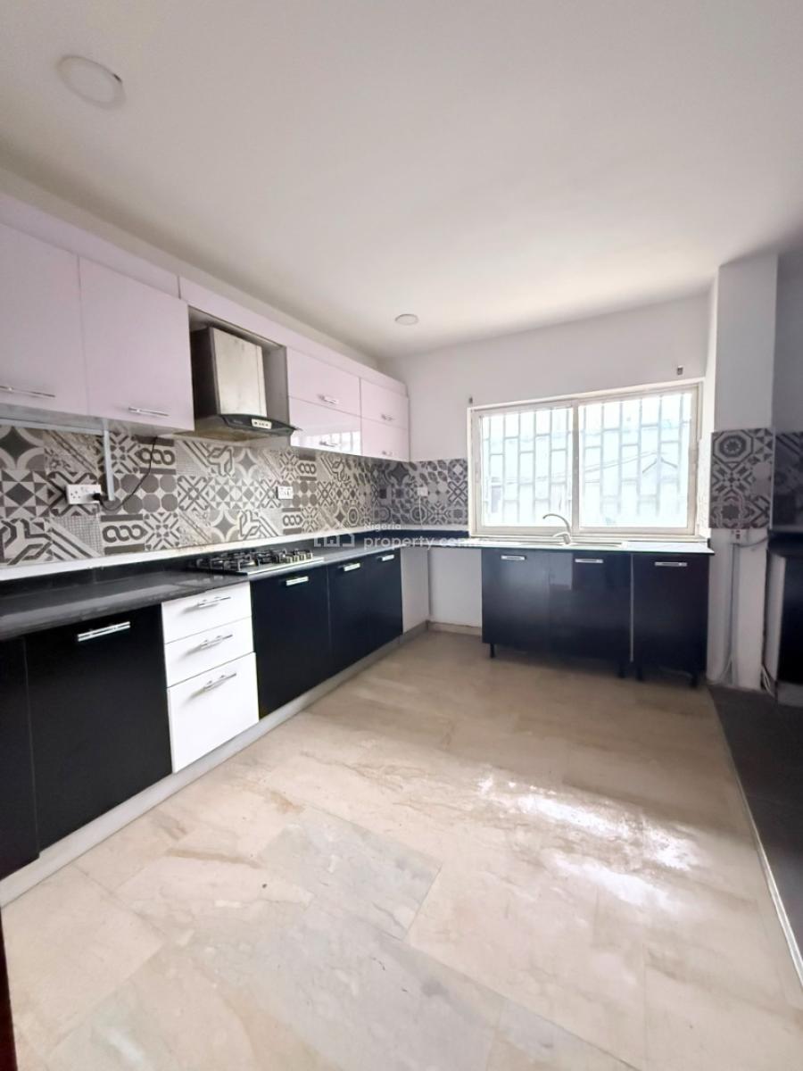Spacious 2 Bedroom Apartment, Victoria Island (vi), Lagos, Flat / Apartment for Rent