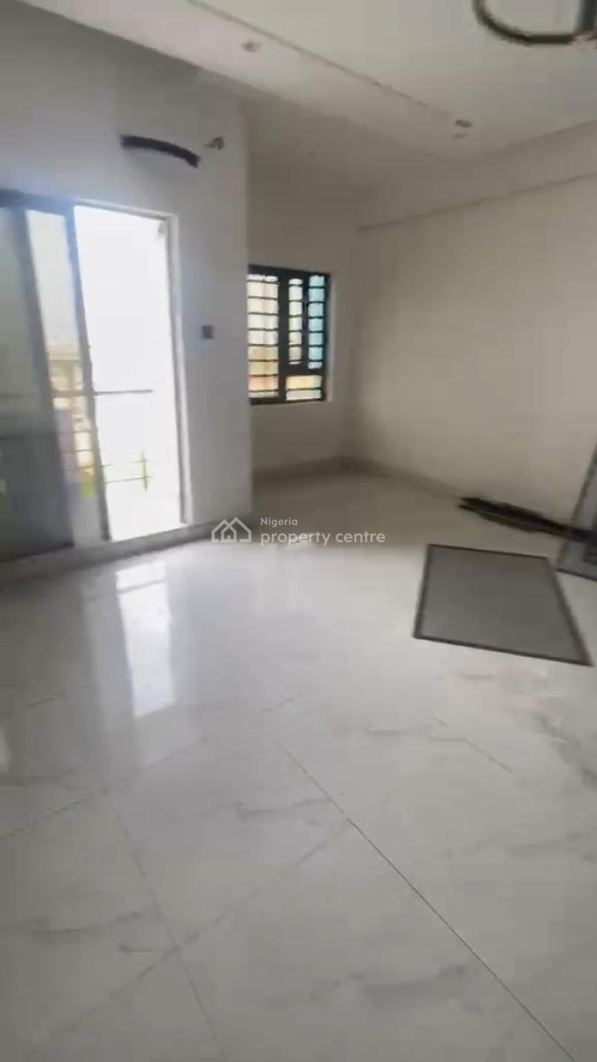 Sharp and Spacious  Fully Serviced 2 Bedroom Apartment Upstairs, Ologolo, Lekki, Lagos, Flat / Apartment for Rent
