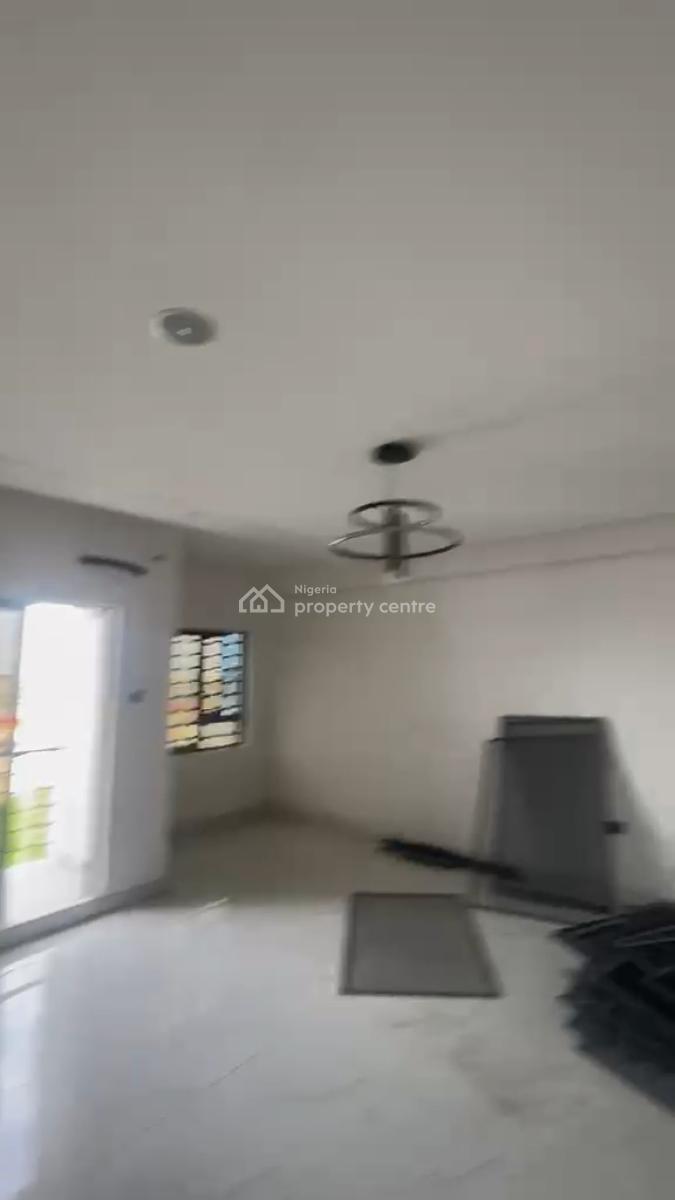 Sharp and Spacious  Fully Serviced 2 Bedroom Apartment Upstairs, Ologolo, Lekki, Lagos, Flat / Apartment for Rent