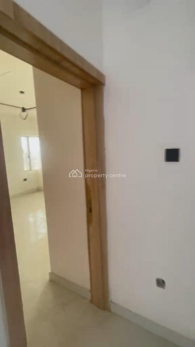 Sharp and Spacious  Fully Serviced 2 Bedroom Apartment Upstairs, Ologolo, Lekki, Lagos, Flat / Apartment for Rent
