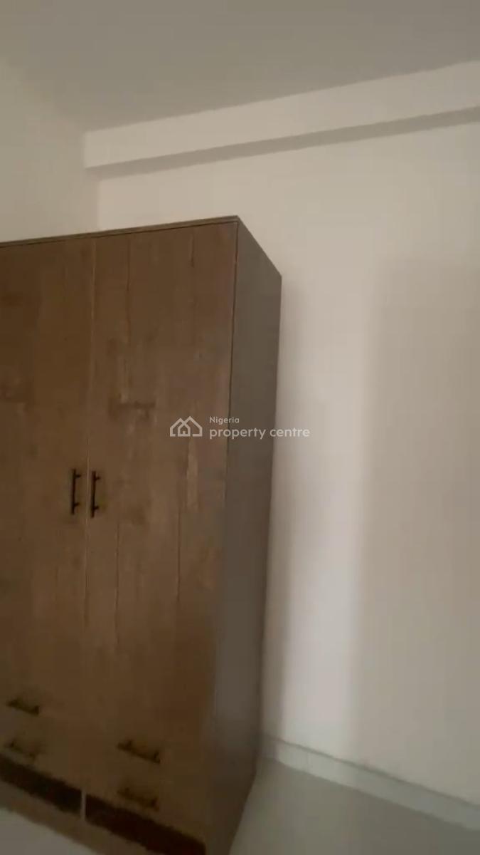 Sharp and Spacious  Fully Serviced 2 Bedroom Apartment Upstairs, Ologolo, Lekki, Lagos, Flat / Apartment for Rent