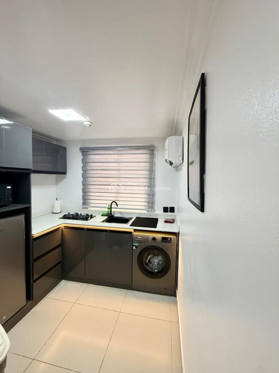 Direct Listing: 1 Bedroom Apartment with Swimming Pool & Tennis Court, Old Ikoyi, Ikoyi, Lagos, Flat / Apartment for Rent