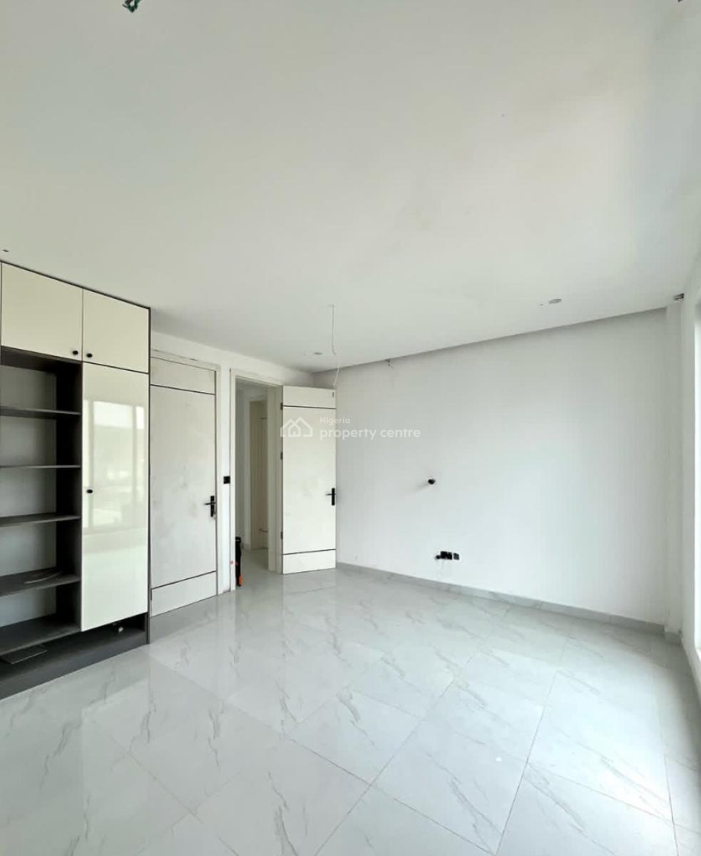 Newly Built and Serviced with 24/7 Power Supply 3 Bedroom En-suite Flat, Lekki Phase 1, Lekki, Lagos, Flat / Apartment for Rent