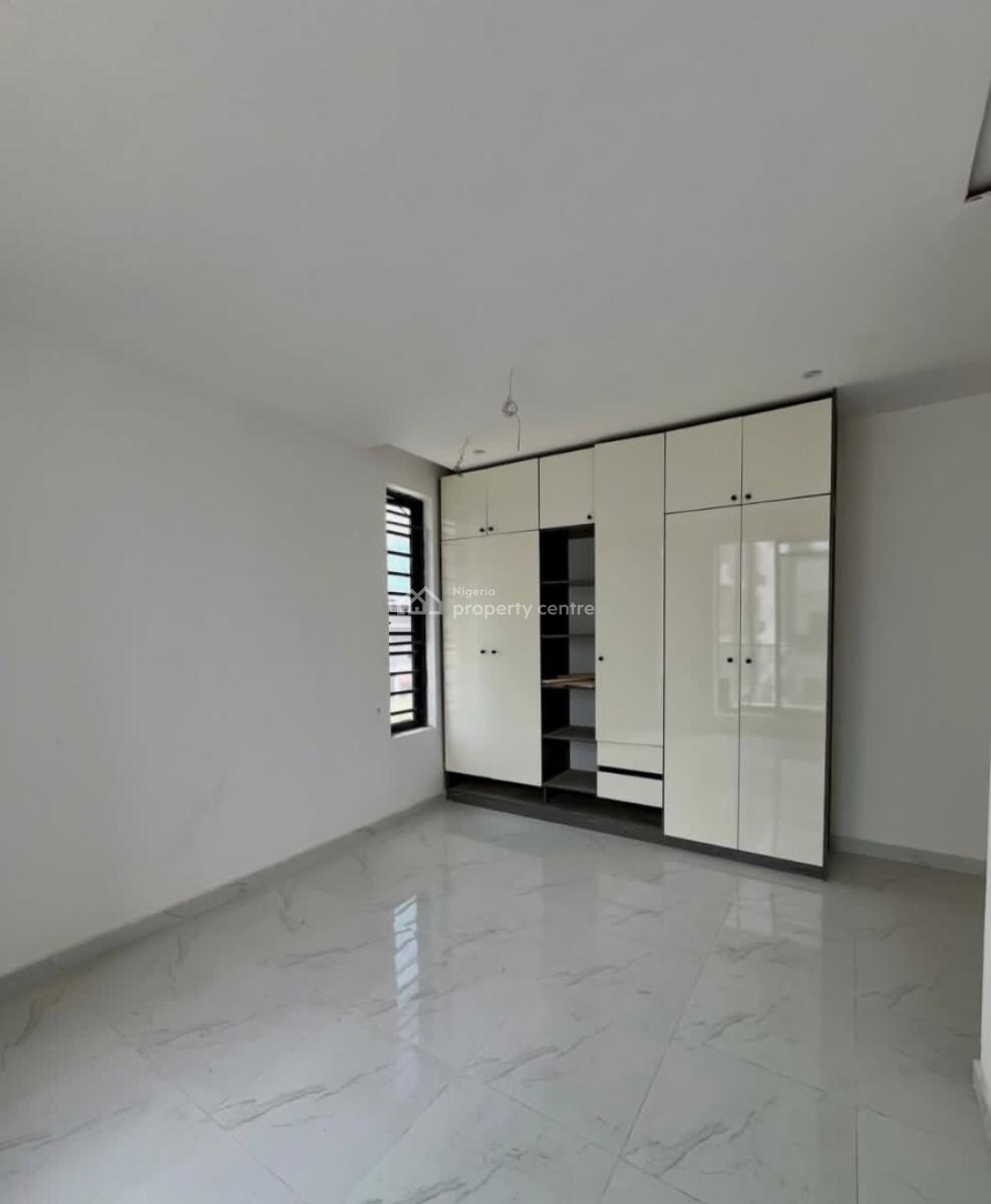 Newly Built and Serviced with 24/7 Power Supply 3 Bedroom En-suite Flat, Lekki Phase 1, Lekki, Lagos, Flat / Apartment for Rent