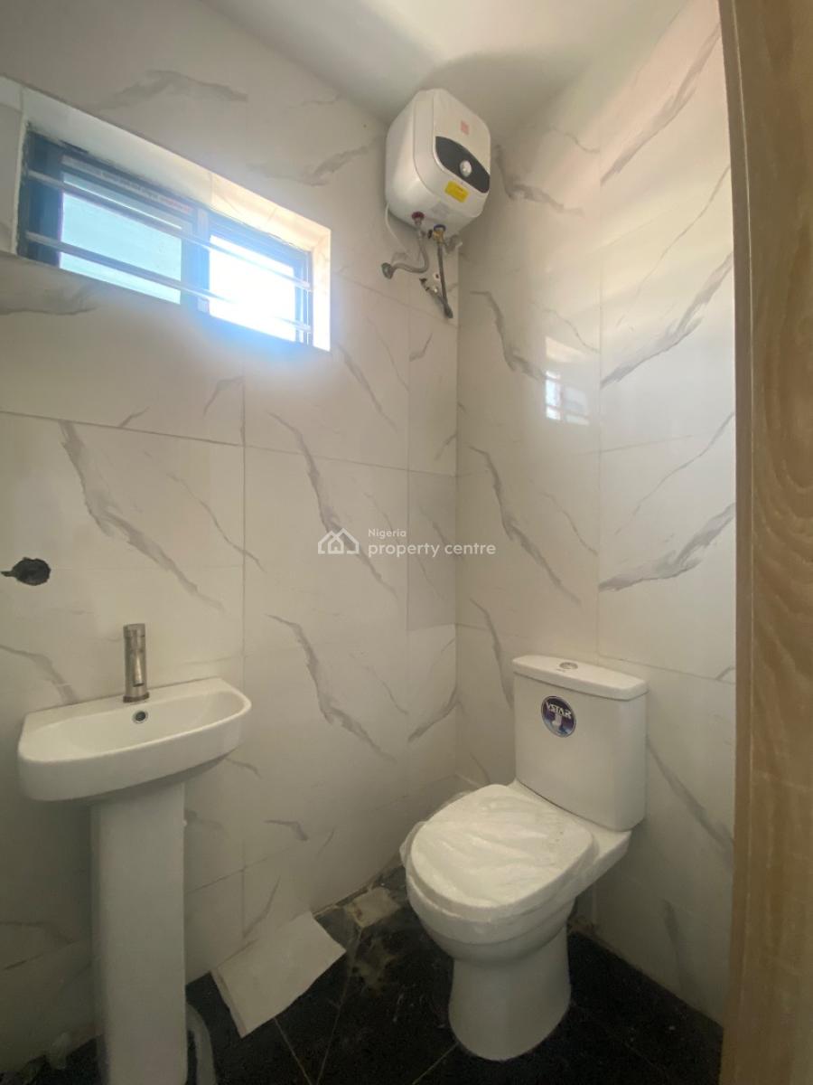 Nice 2-bedroom Apartment, Ologolo, Lekki, Lagos, Flat / Apartment for Rent