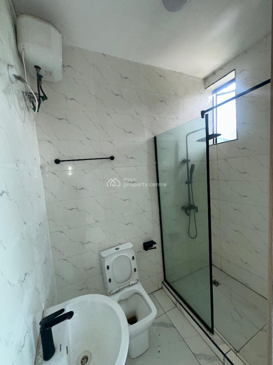 Luxury 2 Bedroom Apartment, Prince Olareyaju Street, Ilasan, Lekki, Lagos, Flat / Apartment for Sale
