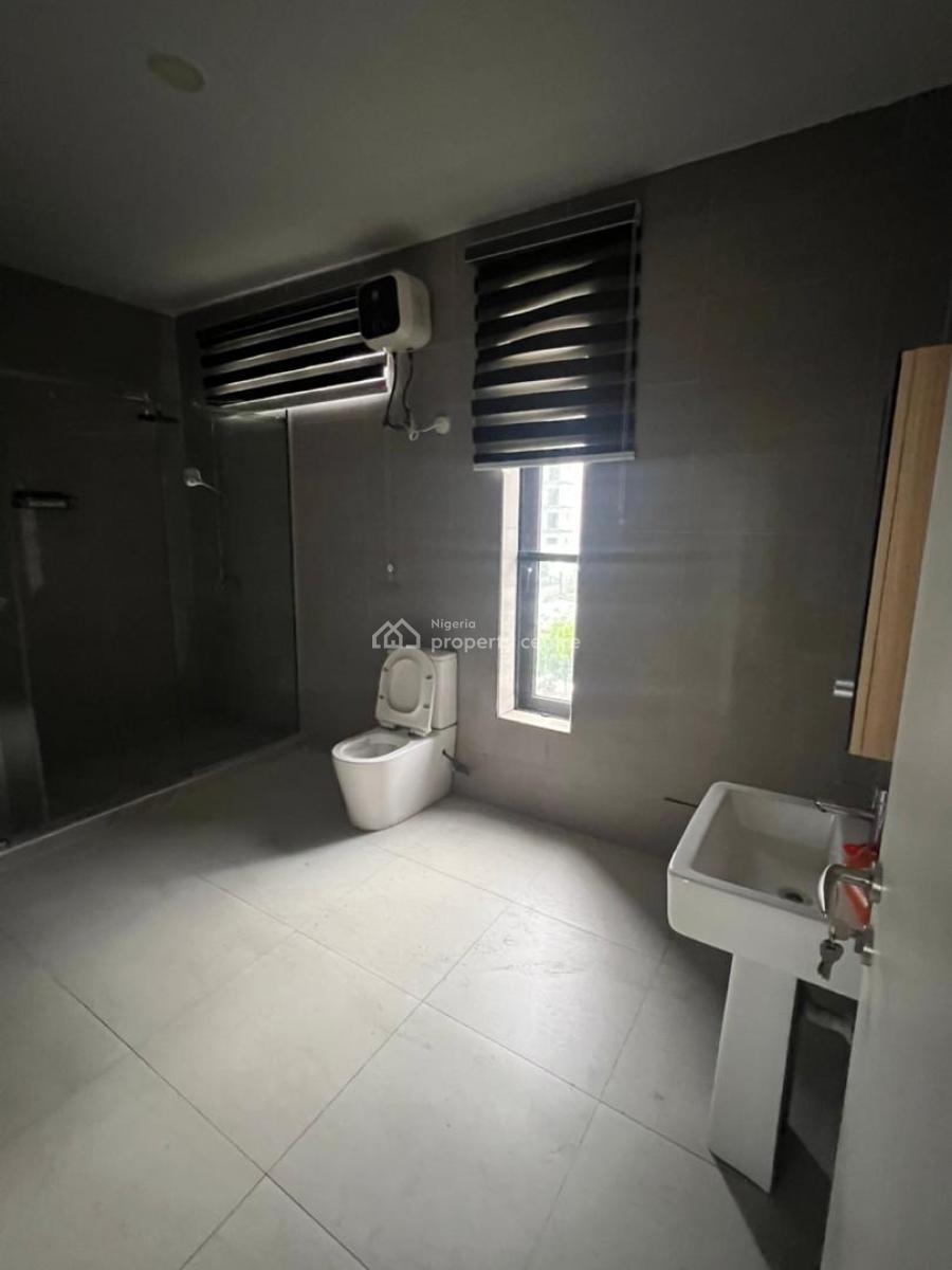 Direct Listing! Spacious 3 Bedroom Apartment with Swimming Pool & Gym, Lekki Phase 1, Lekki, Lagos, Flat / Apartment for Rent