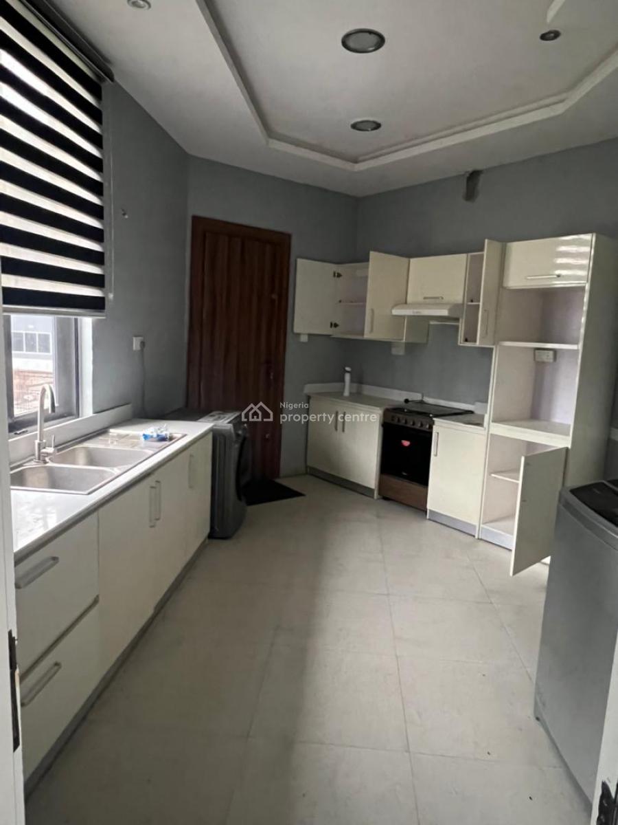 Direct Listing! Spacious 3 Bedroom Apartment with Swimming Pool & Gym, Lekki Phase 1, Lekki, Lagos, Flat / Apartment for Rent