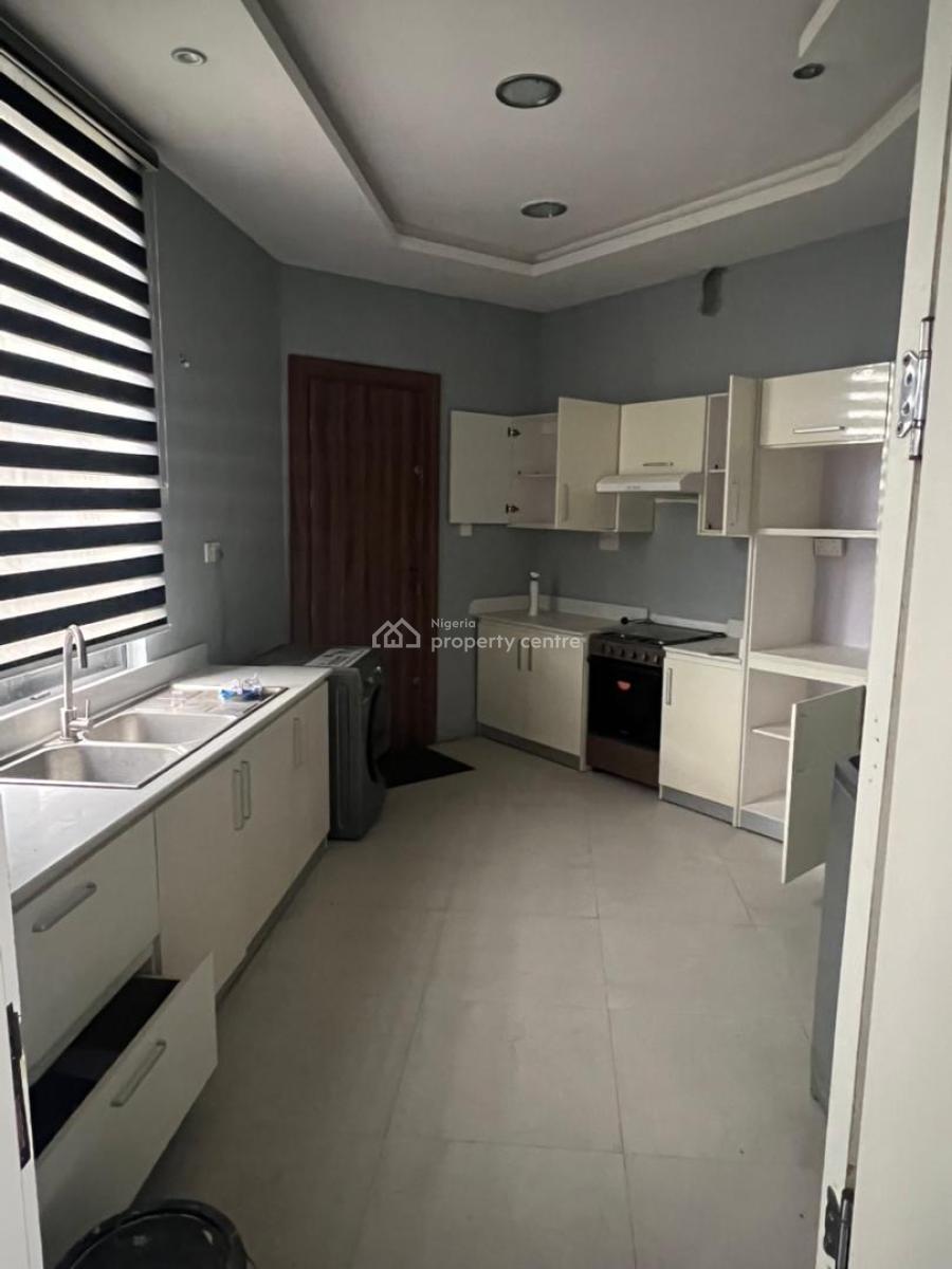 Direct Listing! Spacious 3 Bedroom Apartment with Swimming Pool & Gym, Lekki Phase 1, Lekki, Lagos, Flat / Apartment for Rent